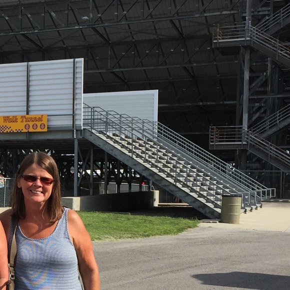 Meet your Posher, Cindy - Picture 1 of 1